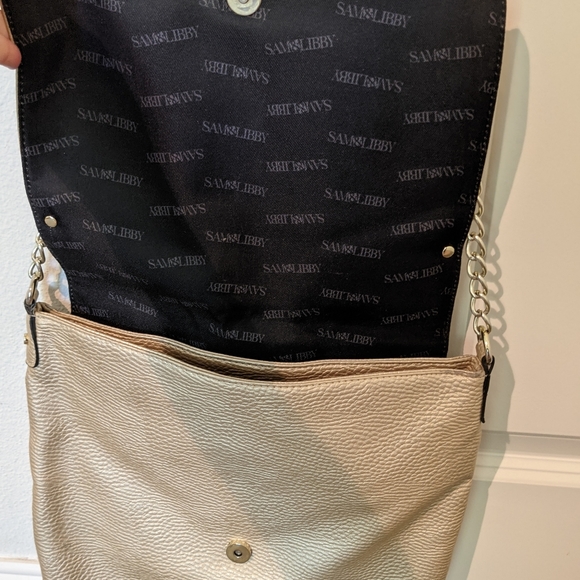 Sam & Libby gold crossbody bow purse - Picture 3 of 9